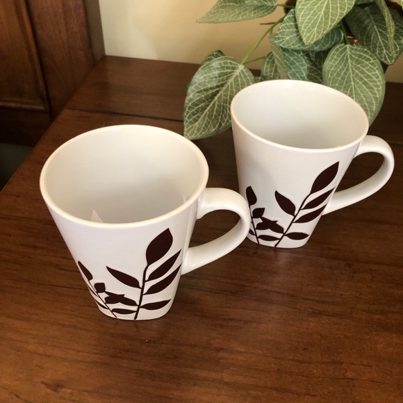 - Anthropologie 2 pc mug set - white with brown leaves - Picture 3 of 9